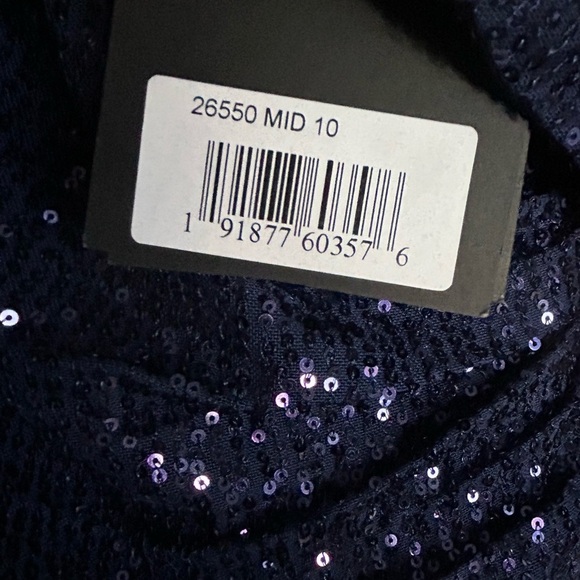 IEENA FOR MAC DUGGAL NWT 26550 Sequined Drop Shoulder Gown - Picture 9 of 10